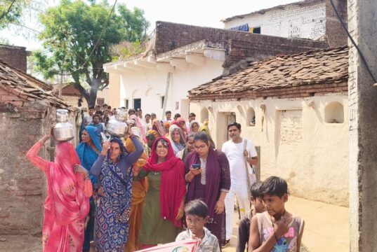 हैंडपंप की रक्षा करने का लिया महिलाओं ने संकल्प, निकाली रैली 8 पंचायतों में किया जा रहा, जल गंगा संवर्धन जागरूकता अभियान: बीएसएस